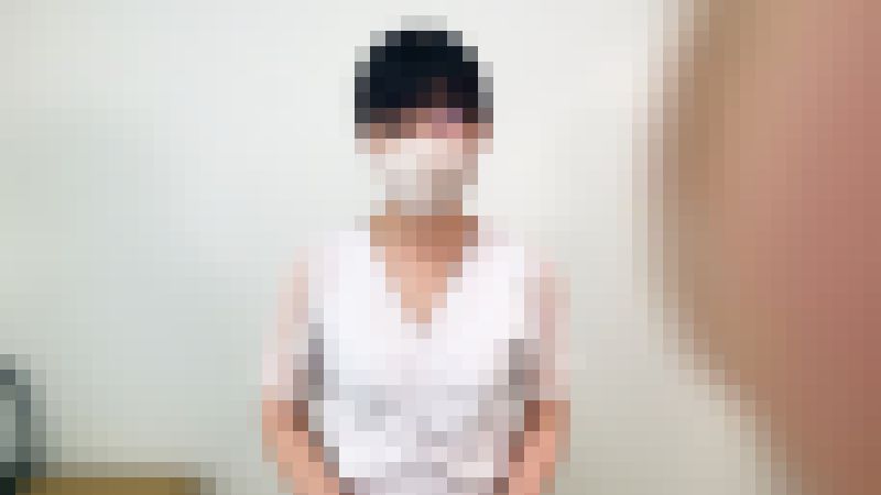 黒髪清楚な美人の巨乳胸チラ/緩んだ胸元ズームで乳首まで見えました【パンチラ】　サンプル画像1