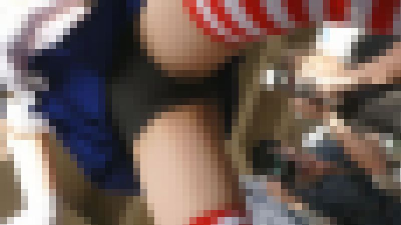 超高画質FHD動画 変態露出狂女は存在した！コスプレ広場で半裸コスを見知らぬおっさん達に撮らせる娘達NO-1ゼロ距離ローアン編　サンプル画像3