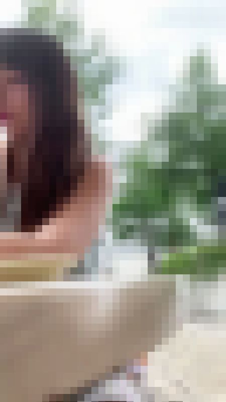 カフェのどエグい股間丸出し超ミニスカJDを机の下でねっとり接写　サンプル画像1