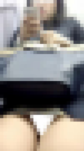 (電車対面）(顔出し)可愛いお顔をしているのに…タイトミニをお召しになって…えちえちな▼ぞーんをむき出しにしちゃうOL奥さまを観　サンプル画像5