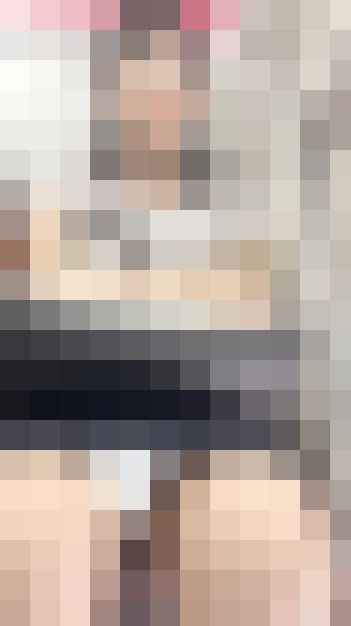 (電車対面）(顔出し)お仕事でお疲れ度MAX…むき出しパンストあんよがくぱぁ〜っと終始緩んじゃう…ひらいちゃう…眼鏡っこOL奥さ サンプル画像