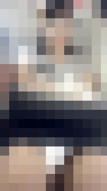 (電車対面）(顔出し)お仕事でお疲れ度MAX…むき出しパンストあんよがくぱぁ〜っと終始緩んじゃう…ひらいちゃう…眼鏡っこOL奥さ　サンプル画像2