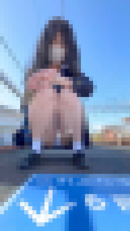 超ミニスカ青チェ制服電車内白綿パンのパンチラ? サンプル画像