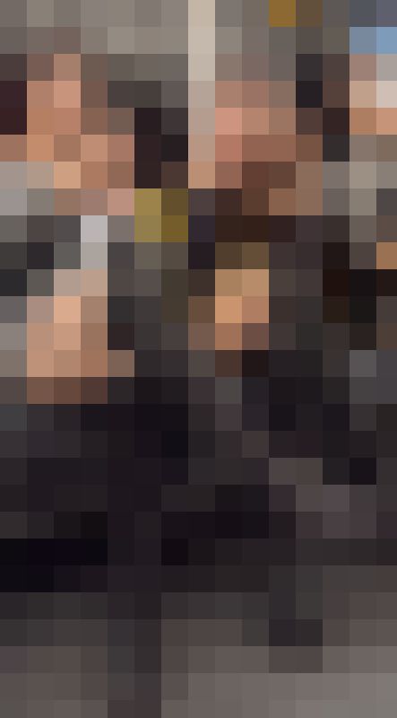 【再販】2名の美人お姉さんの脚をじっくり堪能！生脚美脚を対面撮影 サンプル画像