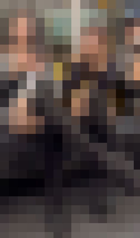 【再販】2名の美人お姉さんの脚をじっくり堪能！生脚美脚を対面撮影　サンプル画像1