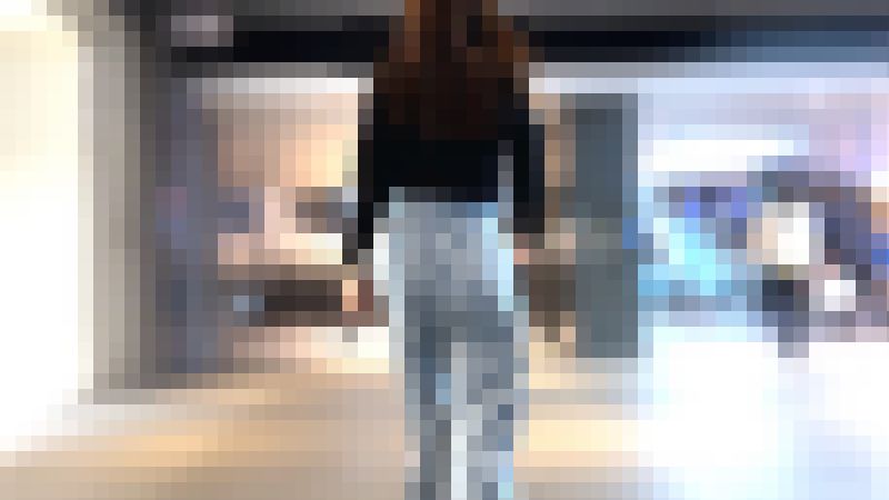 【４K・高画質】#66 スケスケバックレースPエロ尻OLさんとベージュパンツデカ尻OLさんの階段歩行　サンプル画像1