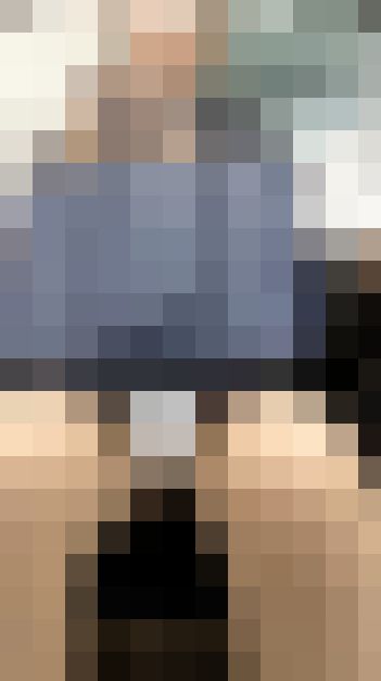 (電車対面)(顔出し)スカートからむき出しのむっちりパンストふともも…くぱぁ〜っと緩む限界近くまでひらいちゃう…OLお姉さんを観 サンプル画像1