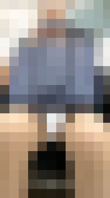 (電車対面)(顔出し)スカートからむき出しのむっちりパンストふともも…くぱぁ〜っと緩む限界近くまでひらいちゃう…OLお姉さんを観 サンプル画像2