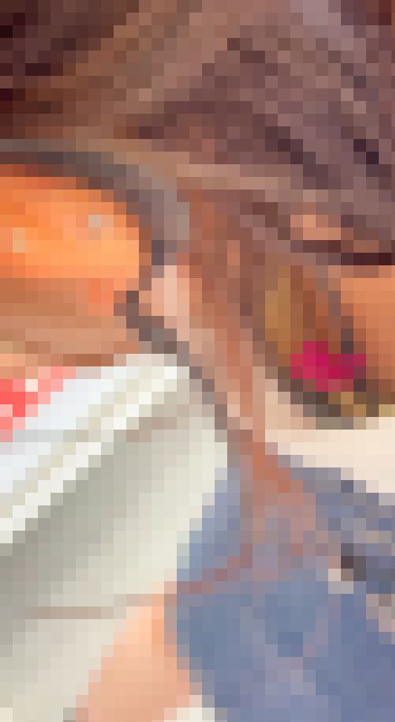 【店員胸チラ・パンチラ?】美人店員さん2名!/メイク/事務 サンプル画像6