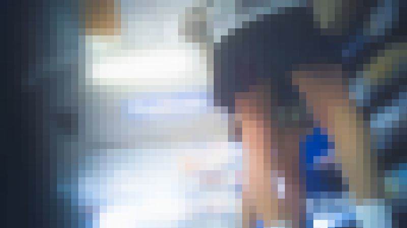 JKの美脚だけでは満足できず下からも覗いてみた動画 サンプル画像