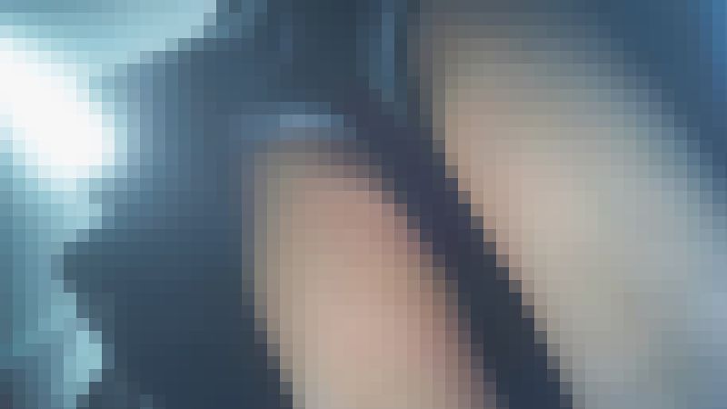 JKの美脚だけでは満足できず下からも覗いてみた動画　サンプル画像3