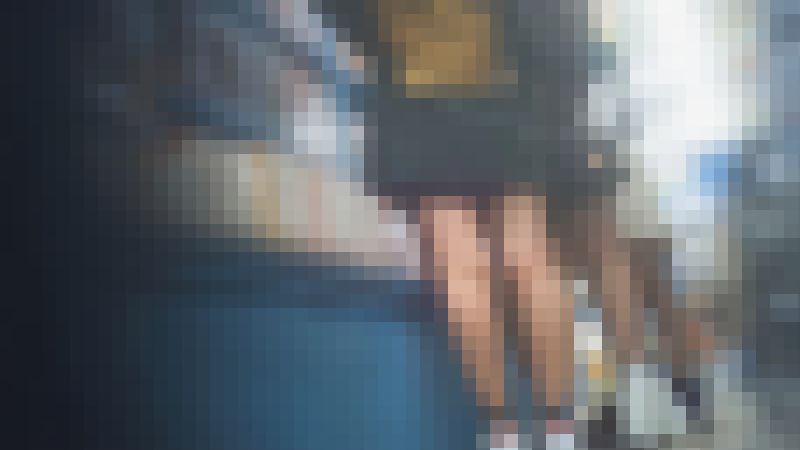 JKの美脚だけでは満足できず下からも覗いてみた動画　サンプル画像6