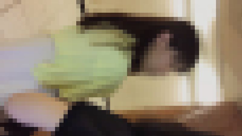 【再販】新高画質パンチラ世界023　[4K]女子アナ系JDちゃん行列につきゼロ距離パンチラ撮られまくり！　サンプル画像1
