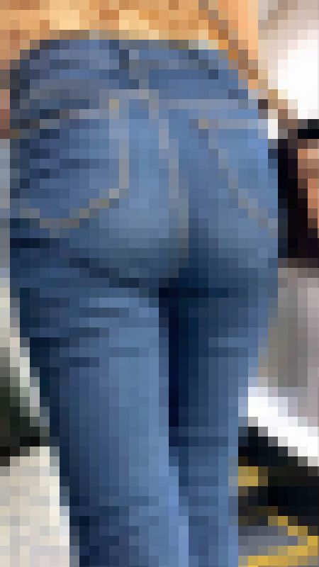 【再販】露出激しいエロ美女のパツパツ尻とばっくり背中 サンプル画像2