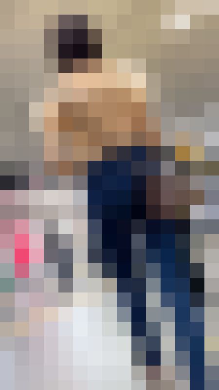 【再販】露出激しいエロ美女のパツパツ尻とばっくり背中 サンプル画像5