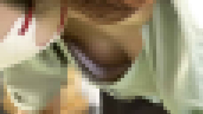 清楚美女の緩んだ胸元から胸チラ/美巨乳ズームで乳首まで見えました【胸チラ】　サンプル画像3