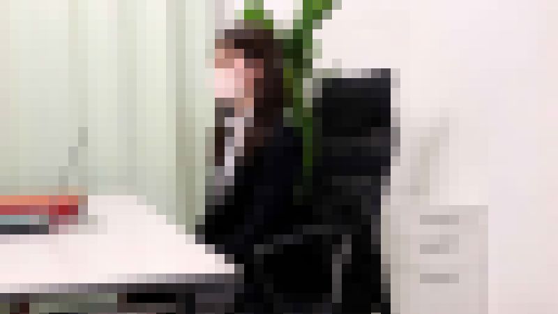 新入社員のエロすぎる見せつけ！パンツ見せつけ→美乳揉み→色んなポーズでえっちな誘惑【パンチラ/おっぱい】　サンプル画像1