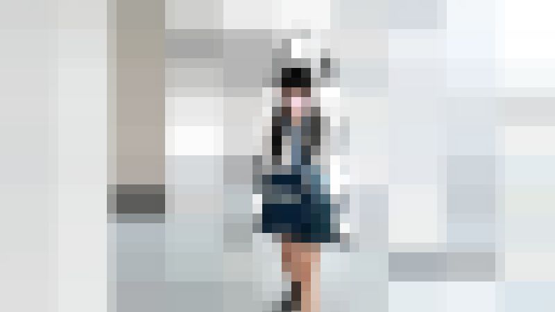 処女膜付１名！３名のノーパン登校エレベーター盗撮！　サンプル画像2