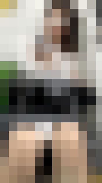 【再販】(電車対面）(顔出し)艶々なロングの黒髪がキレイな美人OLお姉さんを…ただただ…ひたすら…下からのぞきこむようなアングルで観察し　サンプル画像1