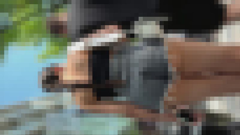 【再販】超おすすめ！お尻出して歩いているカットオフパンツを履いたギャル(/ω＼)　サンプル画像2