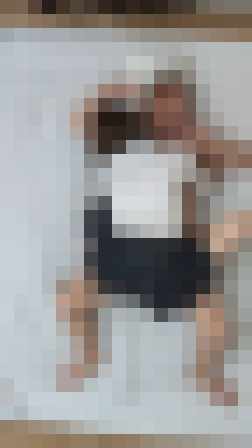 【危険作番外編34SP縦】美乳GカップのセフレKを視聴者のキモオジに抱かせる！2視点でスマホ縦フル画面で58分たっぷり堪能　サンプル画像1