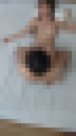 【危険作番外編34SP縦】美乳GカップのセフレKを視聴者のキモオジに抱かせる！2視点でスマホ縦フル画面で58分たっぷり堪能　サンプル画像3