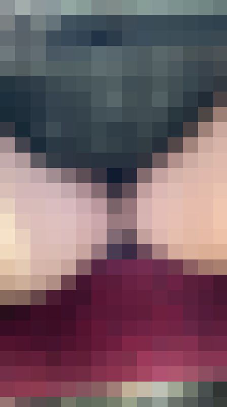 ミニスカでガパーッ！人目を憚らず大開脚…　サンプル画像3