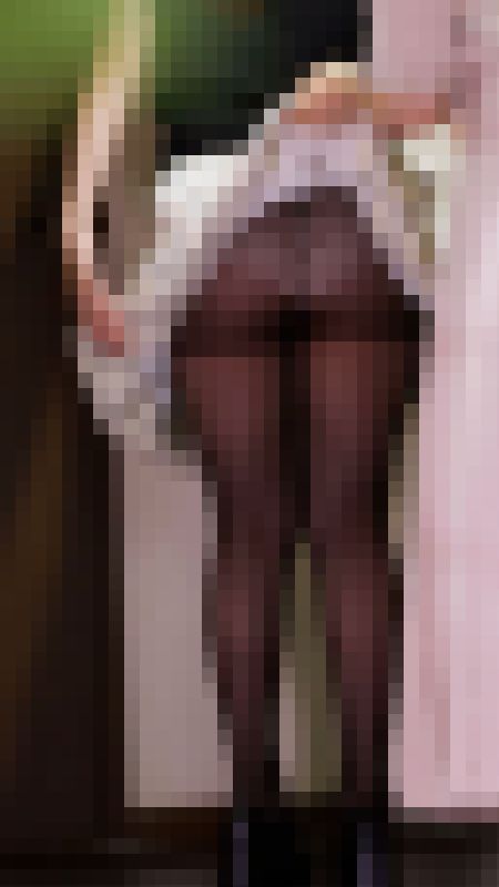 スカートが盗まれたおねえさん　パンティをじっくり観察しますね・・・　サンプル画像4