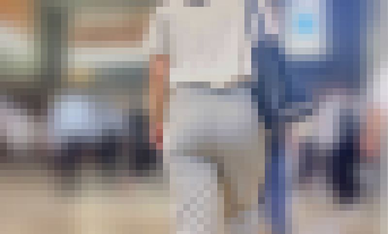 街中の素人OLのエロ尻３連発！自慢のスケベ尻をムニュらせて♂を挑発!　サンプル画像2