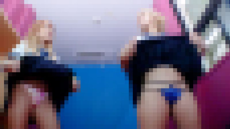 【再販】暑さでミニスカを捲り上げ涼む女の子達の休憩室を覗くパンチラ　サンプル画像2