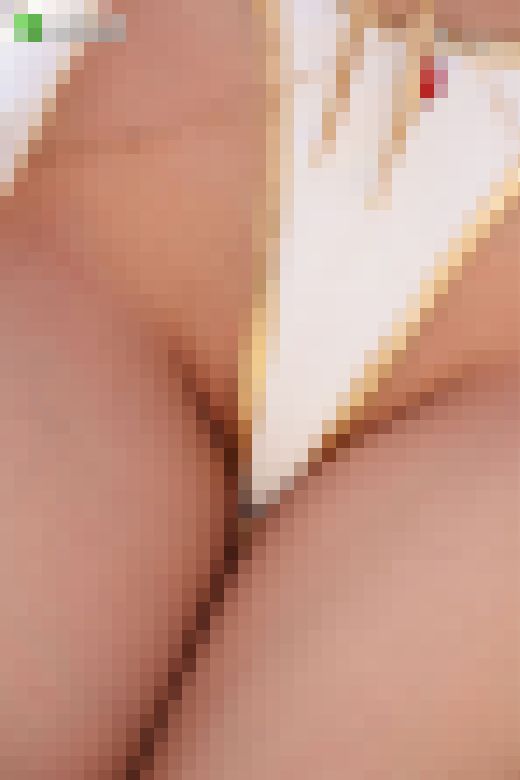 夏コミケ2025のえっちなコスプレちゃん【写真ver.】〜Vゾーンの剃り残しの恥毛＆無毛の艶肌〜　サンプル画像6