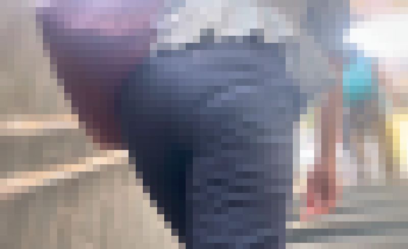 素人OLのパツパツ美巨尻を階段下から堪能！自慢のケツを突き出しながら浮き出るクロッチで男をたぶらかす!　サンプル画像6