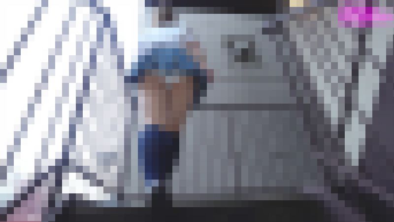 屈指のエロ巨尻娘の制服パンチラ（1）逆さ撮り、風パンチラ　サンプル画像2