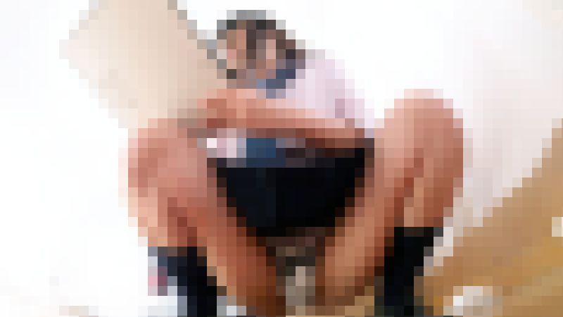 【再販】アダルトメーカーさんの衣装整理アルバイトに来た2名の美人女子ちゃんの上向きお尻に食い込むTバックパンティ観察記　サンプル画像4