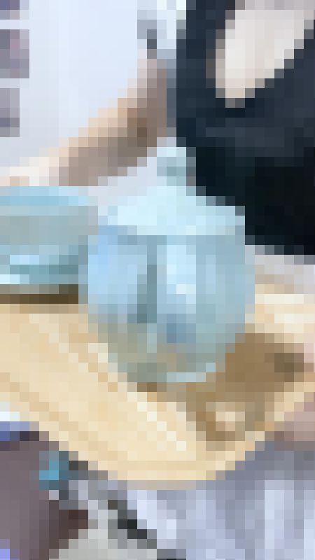 【メイドパンチラ逆さ撮り】辞めた子③＝ユメちゃんの乳首胸チラとモリマン純白パンツday2【コンカフェ/ローアングル】　サンプル画像3