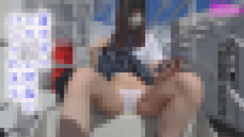 真夏のミニスカ制服美脚ちゃん（1）暑すぎてスカート邪魔でパンツ丸見え　サンプル画像1