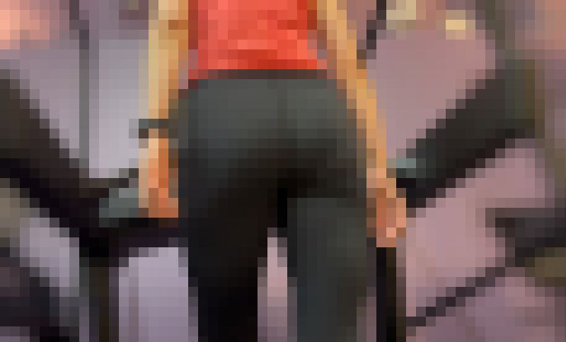 素人奥様たちの巨尻を堪能！希少なスパッツか尻を見せつけ浮き出るパンティラインで♂を挑発!　サンプル画像2