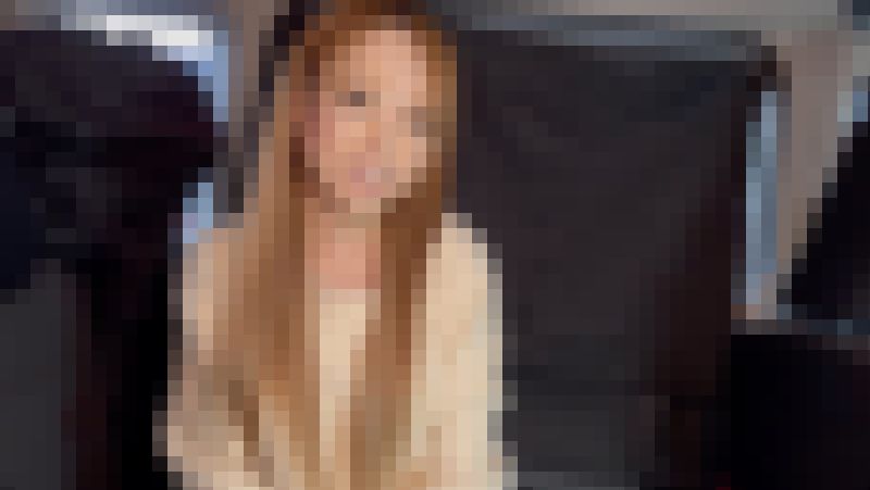 【再販】上品で丁寧なギャル人妻の長い爪で乳首責めされながらの車内フェラが気持ち良すぎて大量口内射精【個人撮影】　サンプル画像2