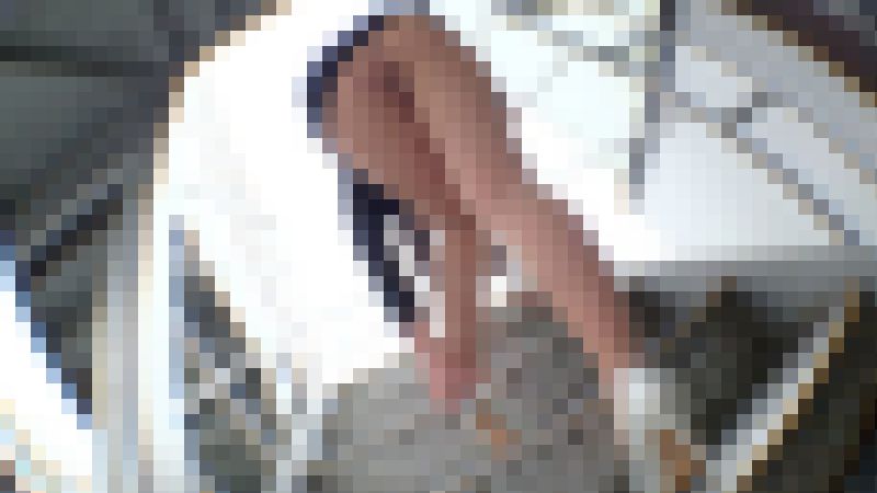 【再販】ヌーディパンスト越し食い込むTバックのOLお姉さんの階段パンチラ　サンプル画像5