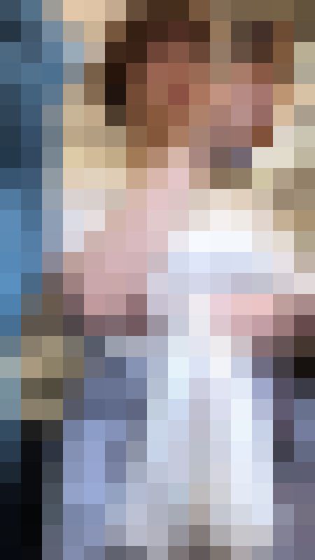 【下からの眺め103】程よい肉付きの長身ＯＬは推定Ｇカップ！ サンプル画像