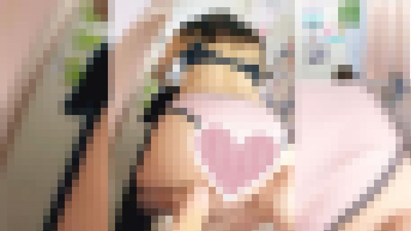 スタイル抜群スレンダーお姉さんの食い込んだパンティと浮き出たまん筋　僕のお店の試着室633　サンプル画像4