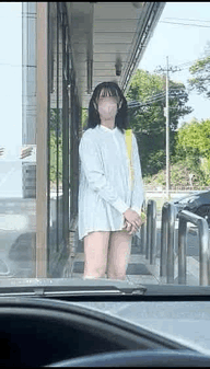 「ねぇ…あの子、こんな無邪気だったっけ？ コンビニ帰りに見つけた“秘密の時間”」 サンプル画像