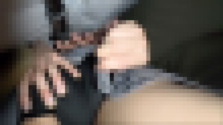痴かん狂信者 #165【★4】同業者乱入！超満員の車内でミニワンピギャルのスカート捲り、 スパッツ脱がしてやりたい放題！　サンプル画像3