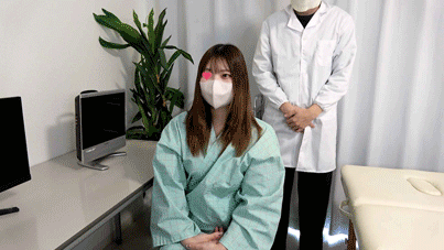 集団で女子大生の美乳を揉みしだく！研修医が大暴走！禁断の集団検診！！【美尻/医者/ おっぱい】 サンプル画像