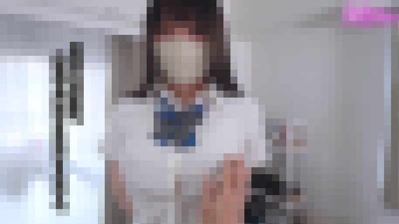 思い出の青チェ制服でチカンプレイ（2）2カメで巨乳とシミパンを同時撮影　サンプル画像2