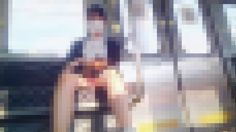 【ハプニングあり】可愛くて胸が大きい私服JKちゃん、お疲れモードでお股緩々対面Pチラ　サンプル画像2