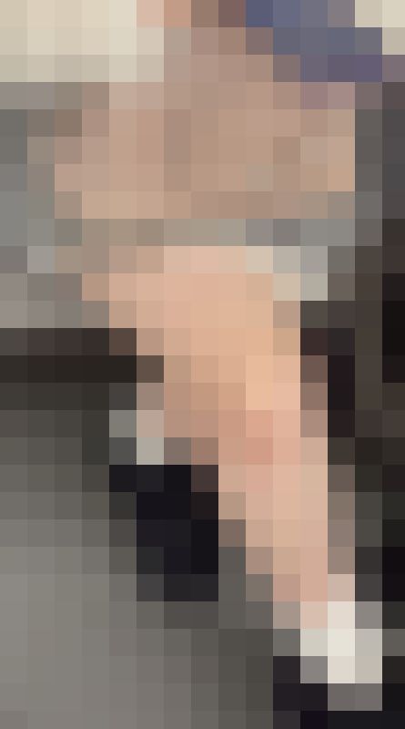 【再販】足を組む2名のS級ミニスカ美人女子大生・ギャルお姉さんを真上から終始見まくります　サンプル画像2