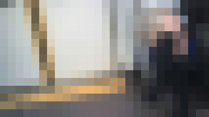 美脚の女性 むっちりとした脚が魅力的な女性 スレンダー美女の3名! サンプル画像1