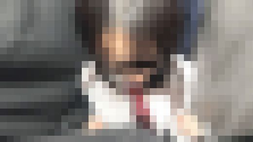 【痴触】満員電車で知らないおじさんと密着ハグして無垢な手に精子をかけられる　サンプル画像4