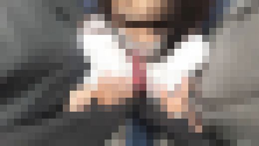 【痴触】満員電車で知らないおじさんと密着ハグして無垢な手に精子をかけられる　サンプル画像6